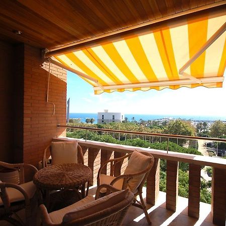 Lets Holidays Apartment Sea Views In Барселона Номер фото